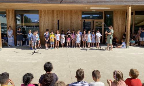 Mit Musik unserer Chorkinder in die letzte Schulwoche