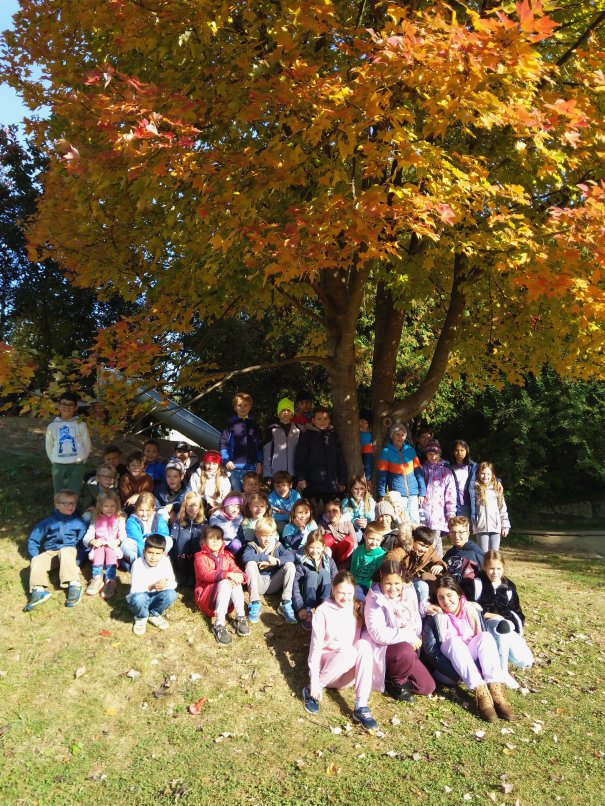 Am Spielplatz mit der Patenklasse