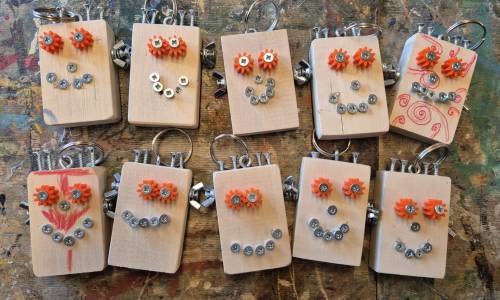 Erstes Arbeiten mit Holz in Technik und Design